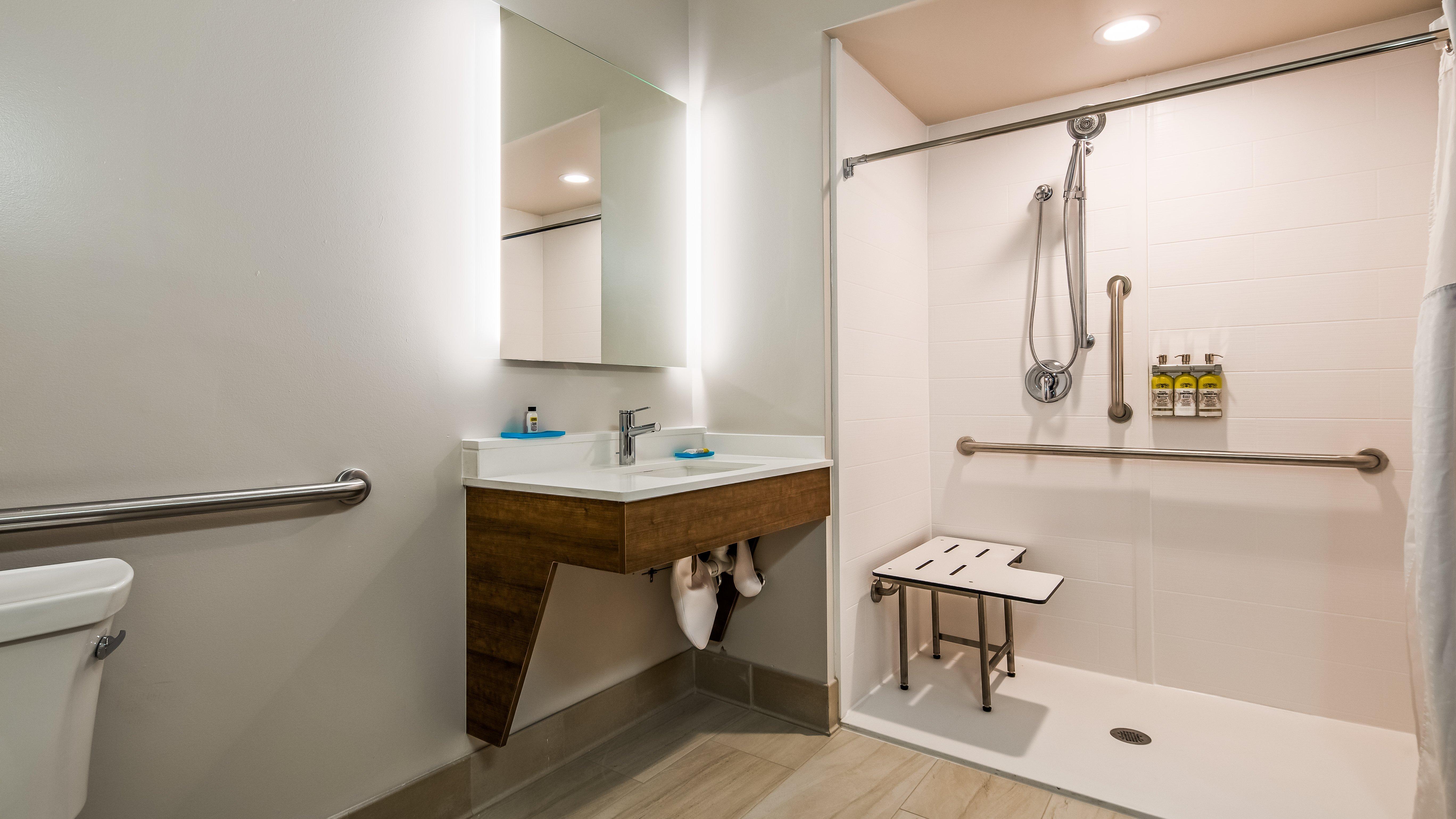 Holiday Inn Express & Suites Detroit - Farmington Hills By Ihg Northville Екстериор снимка