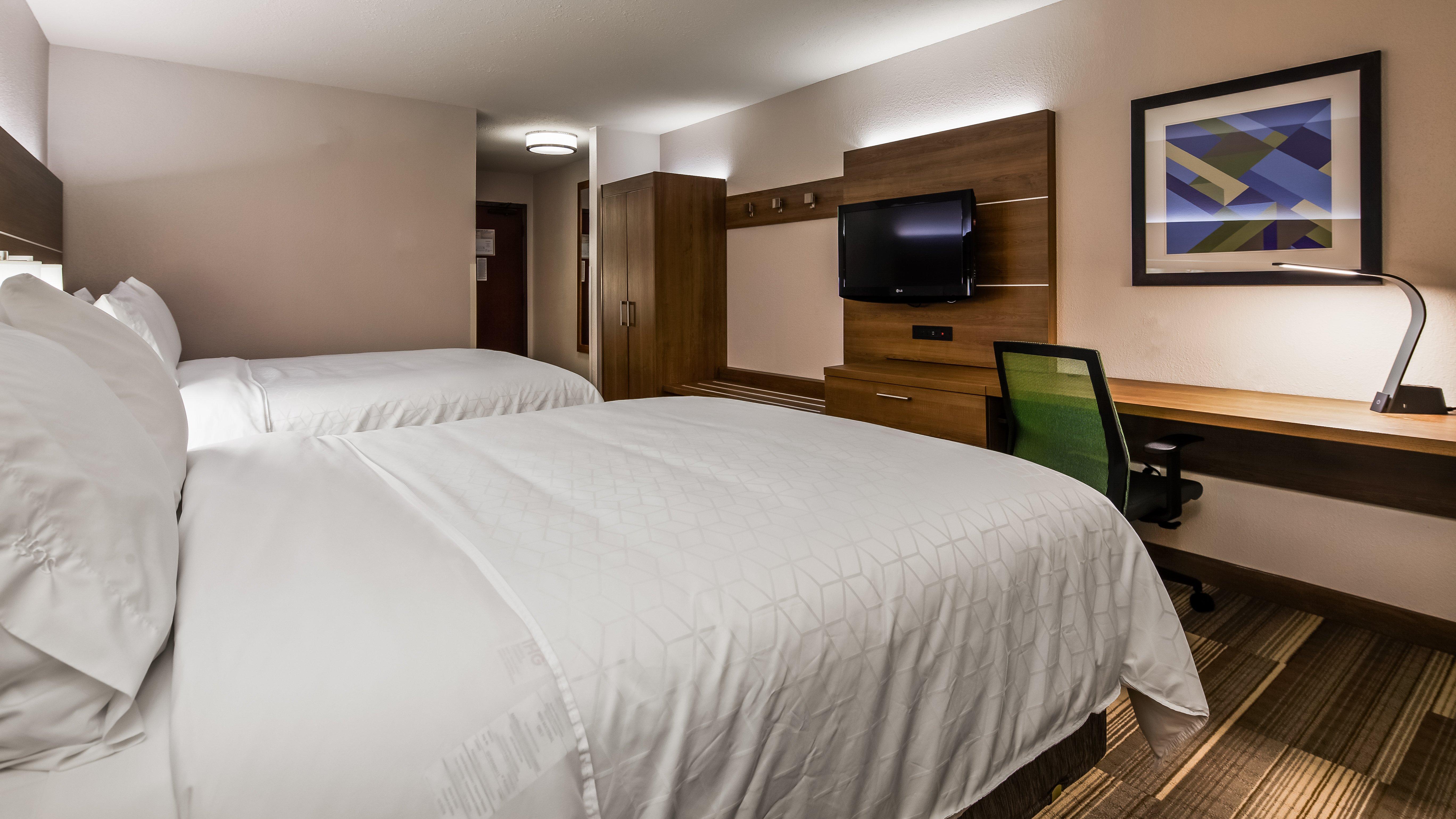 Holiday Inn Express & Suites Detroit - Farmington Hills By Ihg Northville Екстериор снимка